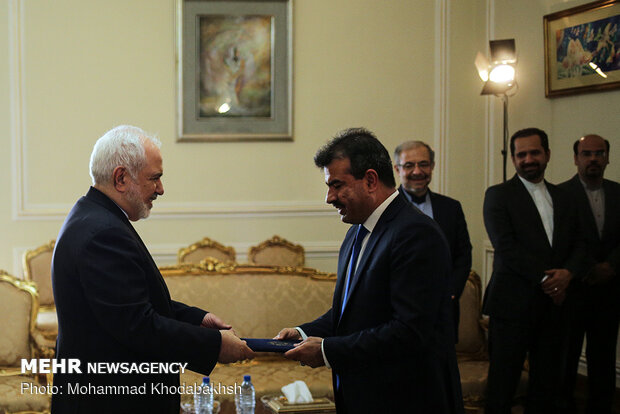 New Afghan envoy meets Zarif to present his credentials