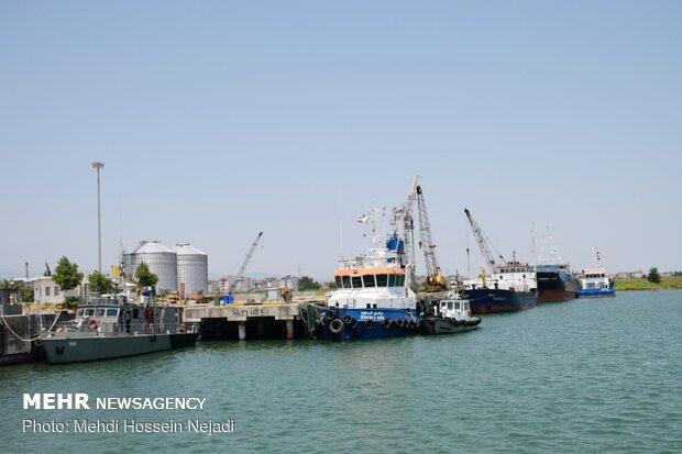 Loading, unloading operations at Iran’s Astara port