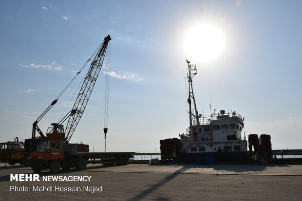 Loading, unloading operations at Iran’s Astara port