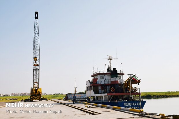 Loading, unloading operations at Iran’s Astara port