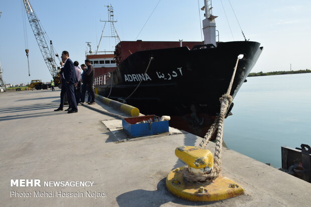 Loading, unloading operations at Iran’s Astara port