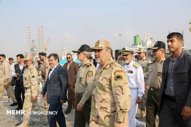 انضمام عوامات فئة "حيدر" الى أسطول حفر السواحل الايراني