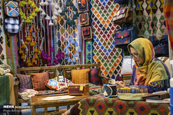 National exhibit of handicrafts opens in Arak 