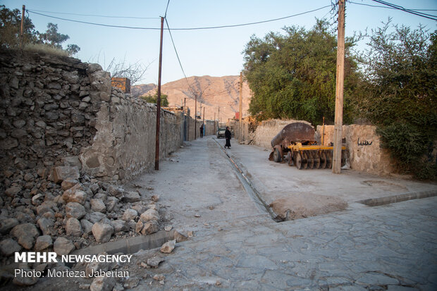 Quake damages buildings in Gelgir village