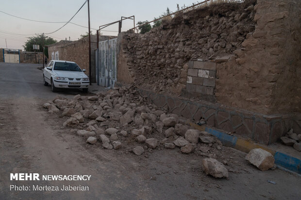 Quake damages buildings in Gelgir village