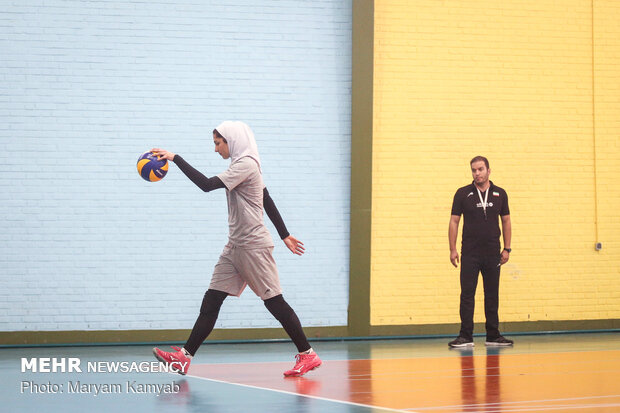 Training session of natl. Iranian women's volleyball team