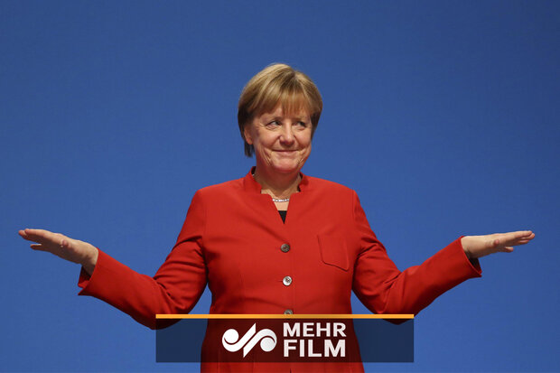 VIDEO: Merkel suffers third shaking bout in a month
