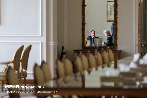 FM Zarif, Belarusian diplomat meeting in Tehran