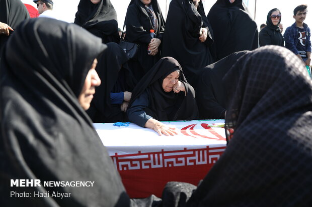 ورود پیکر مطهر ۴۴ شهید دفاع مقدس از مرز شلمچه