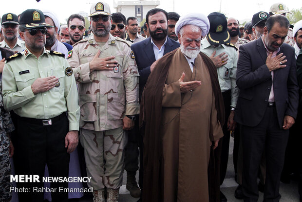 مراسم تشییع پیکر سروان شهید حجت الله دشتبانی در بندرعباس