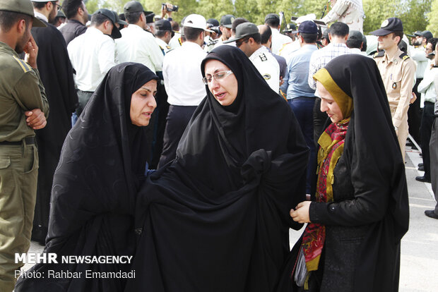 مراسم تشییع پیکر سروان شهید حجت الله دشتبانی در بندرعباس