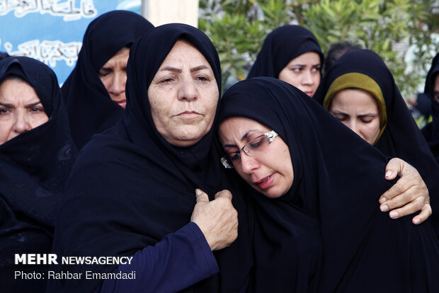 مراسم تشییع پیکر سروان شهید حجت الله دشتبانی در بندرعباس