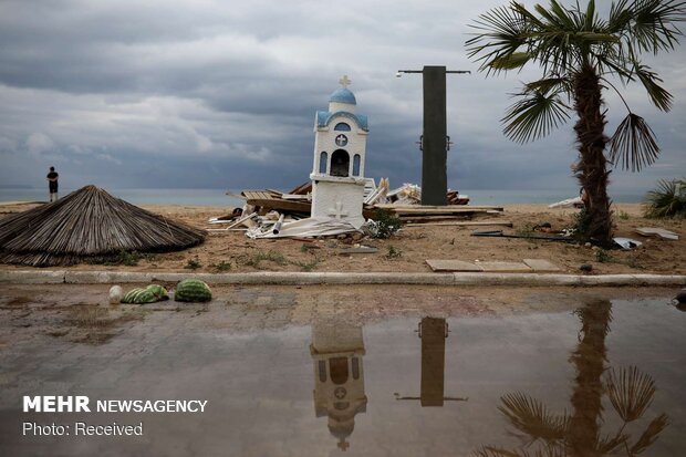 ده ها کشته و زخمی بر اثر طوفان یونان
