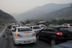 ترافیک در محور هراز و فیروزکوه فوق سنگین است