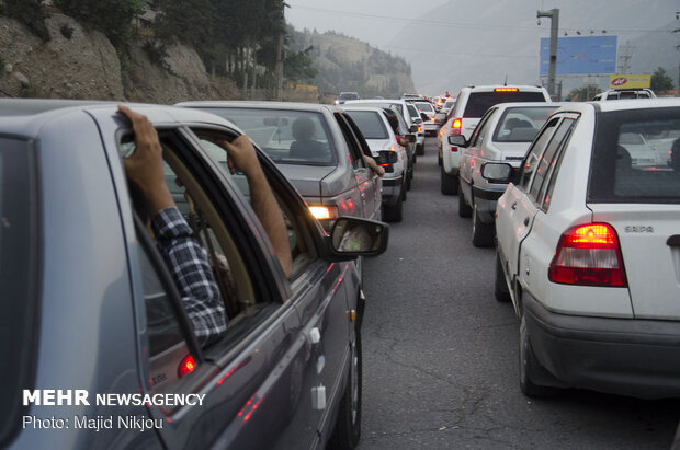 ترافیک نیمه‌سنگین در جاده چالوس