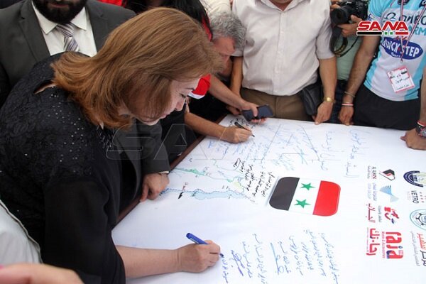 Syrians sign longest support letter for occupied Golan