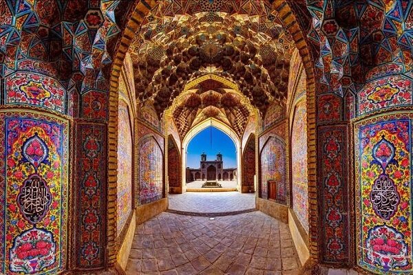 Nasir-ol-Molk Mosque, stunning whirling colors