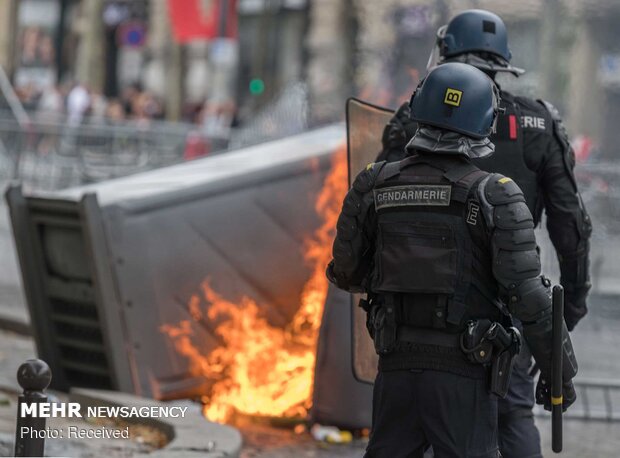 فرانس کے قومی دن کے موقع پر حکومت کے خلاف مظاہرے