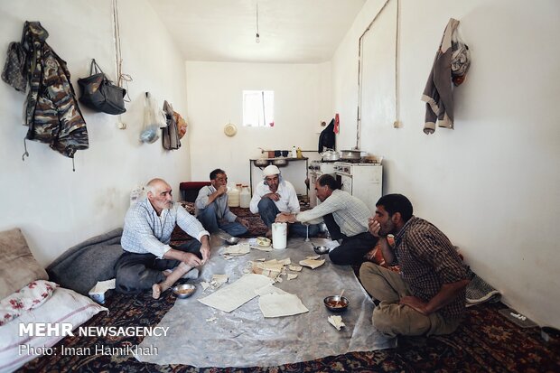 Seasonal workers at brick factories in Hamedan