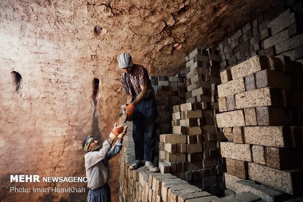 Seasonal workers at brick factories in Hamedan