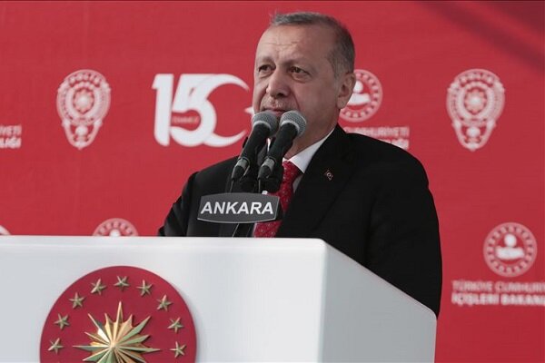 أردوغان يهدد بإطلاق عملية جديدة ضد المقاتلين الأكراد بسوريا