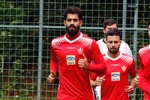 توقف دربی بعد از درگیری بازیکنان و خونریزی سر مدافع پرسپولیس
