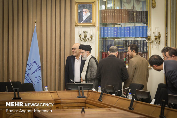 دیدار وزیر اقتصاد با حجت الاسلام رئیسی
