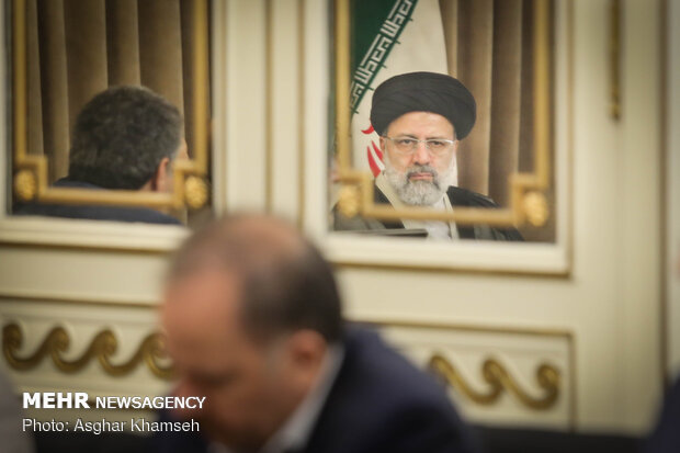 دیدار وزیر اقتصاد با حجت الاسلام رئیسی