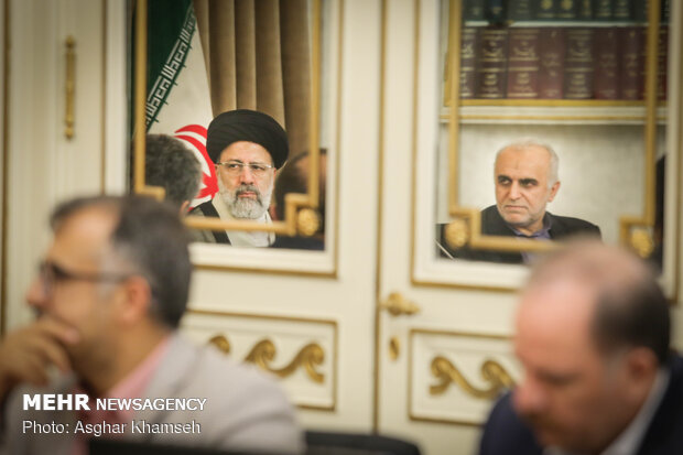 دیدار وزیر اقتصاد با حجت الاسلام رئیسی