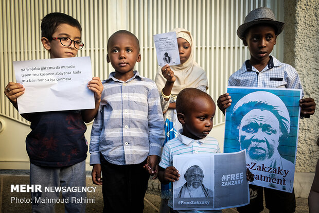 Rallies in front of Nigerian embassy in support of Sheikh Zakzaky