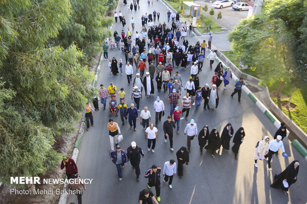 همایش پیاده روی خانوادگی در قم‎