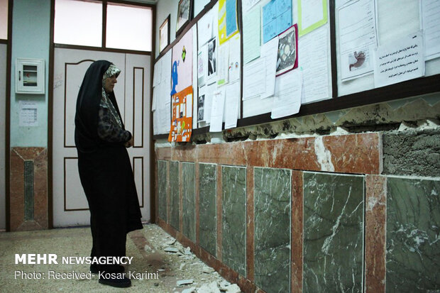 بازدید حسینعلی امیری معاون پارلمانی رئیس جمهور از مناطق زلزله زده مسجدسلیمان