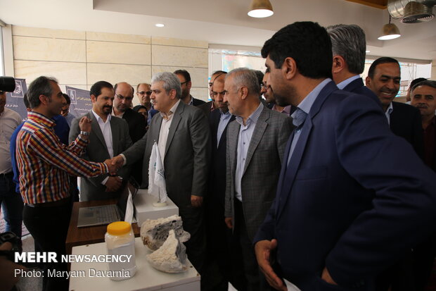 VP visits knowledge-based companies, inaugurates project in N. Khorasan