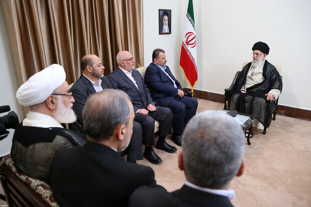 Hamas deputy head meets Ayatollah Khamenei 