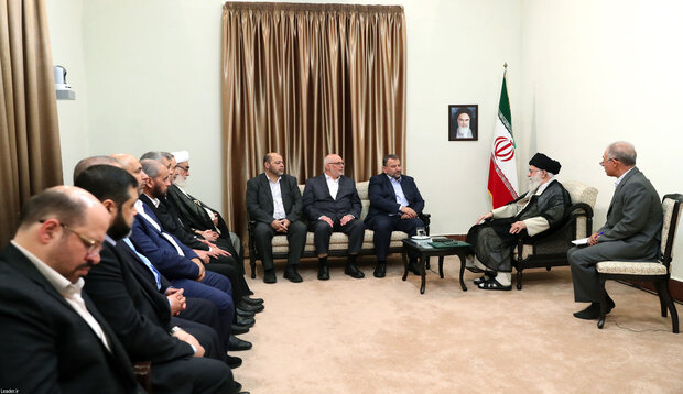 Hamas deputy head meets Ayatollah Khamenei 