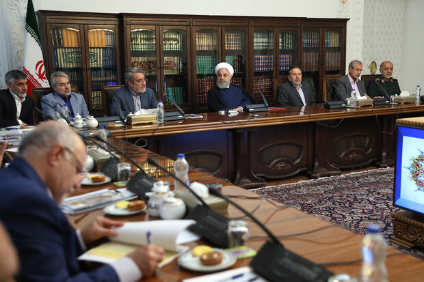Pres. Rouhani urges for intensifying efforts against smuggling of goods, forex