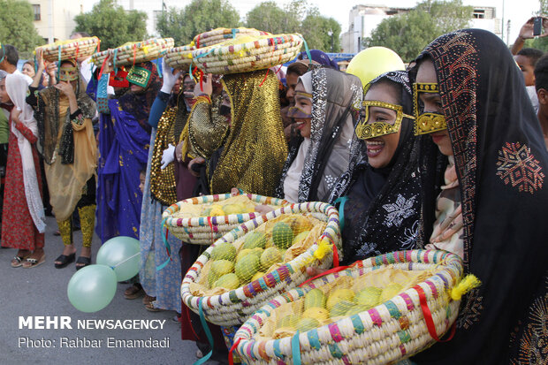 مهرجان المانجا والياسمين في ميناب جنوب إيران