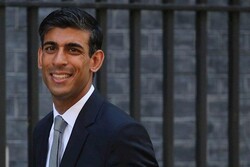 آشنایی با نخست وزیر جدید انگلیس/ مهاجری از هندوستان چگونه مخالف سرسخت مهاجران است؟