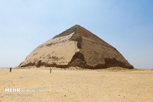 هرم خمیده در مصر‎