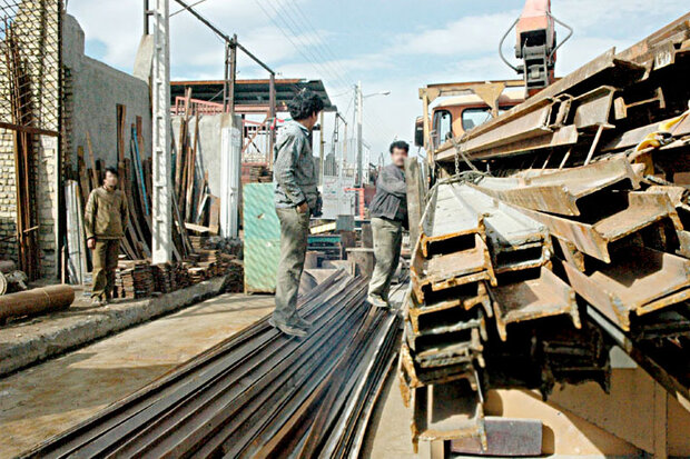 تخلف بیش از ۱۳ میلیارد ریالی ۴ واحد آهن فروش در فارس