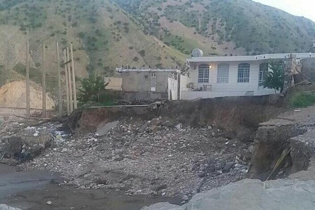روستاهای پلدختر همچنان درگیر آسیب‌های سیلاب فروردین هستند