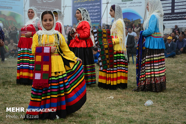 مسابقات ورزشی بومی محلی در کوهرنگ برگزار شد