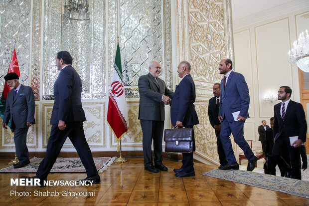 دیدار محمد جواد ظریف با  یوسف بن علوی وزیر امور خارجه عمان