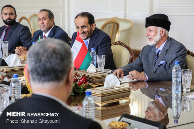 لقاء ظريف ونظيره العماني في طهران