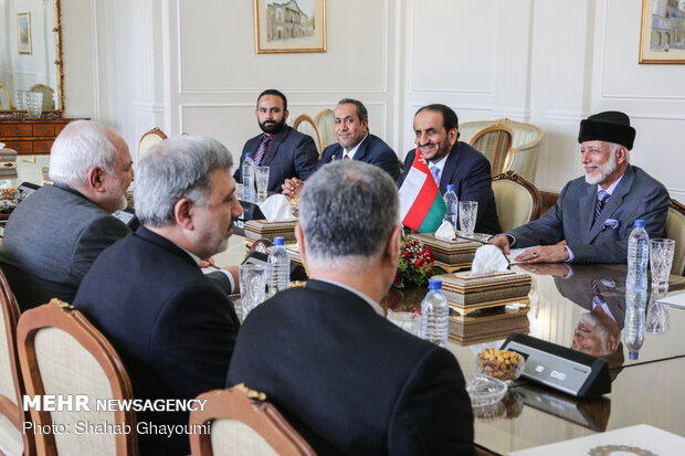 لقاء ظريف ونظيره العماني في طهران