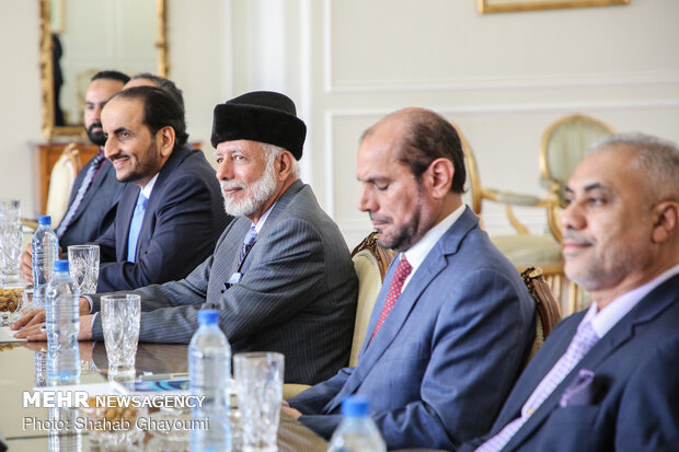 لقاء ظريف ونظيره العماني في طهران