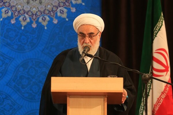 مردم ایران با وجود مشکلات و نارسایی ها دست از دین خدا بر نمیدارند