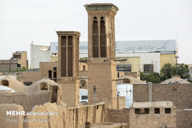 حال ناخوش آخرین نشانه های معماری کهن در قم