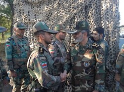 سرلشکر موسوی از گروه ۱۱ توپخانه ارتش در مراغه بازدید کرد