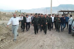 رئیس سازمان بسیج مستضعفین از مناطق سیل‌زده پلدختر بازدید کرد